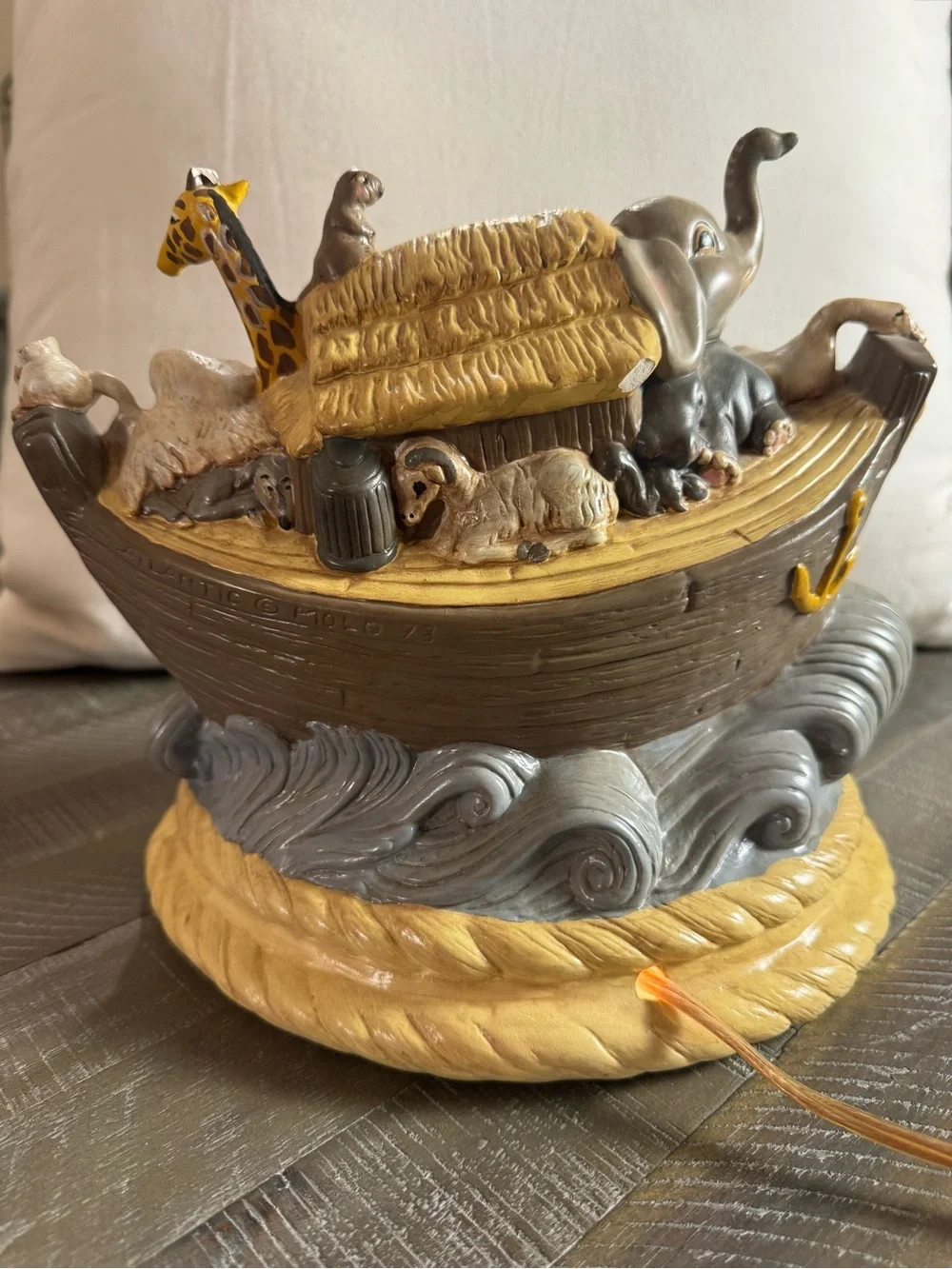 Vintage 1973 Atlantic Mold Noah’s Ark Lighted Ceramic Lamp Decor this is a rare!